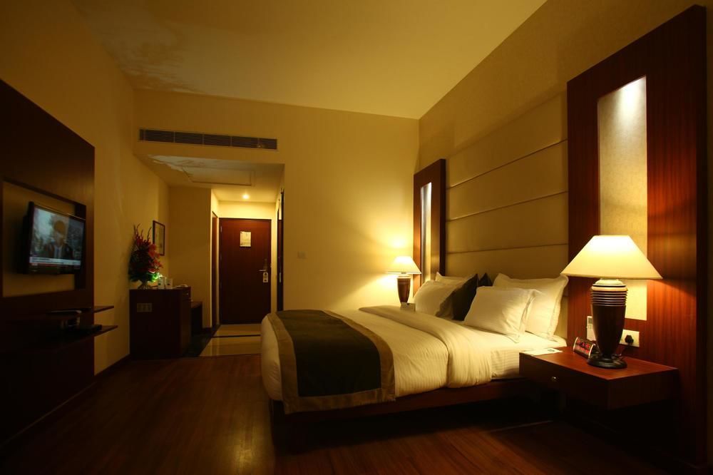 Continent Nakodar Hotel & Resorts Zewnętrze zdjęcie